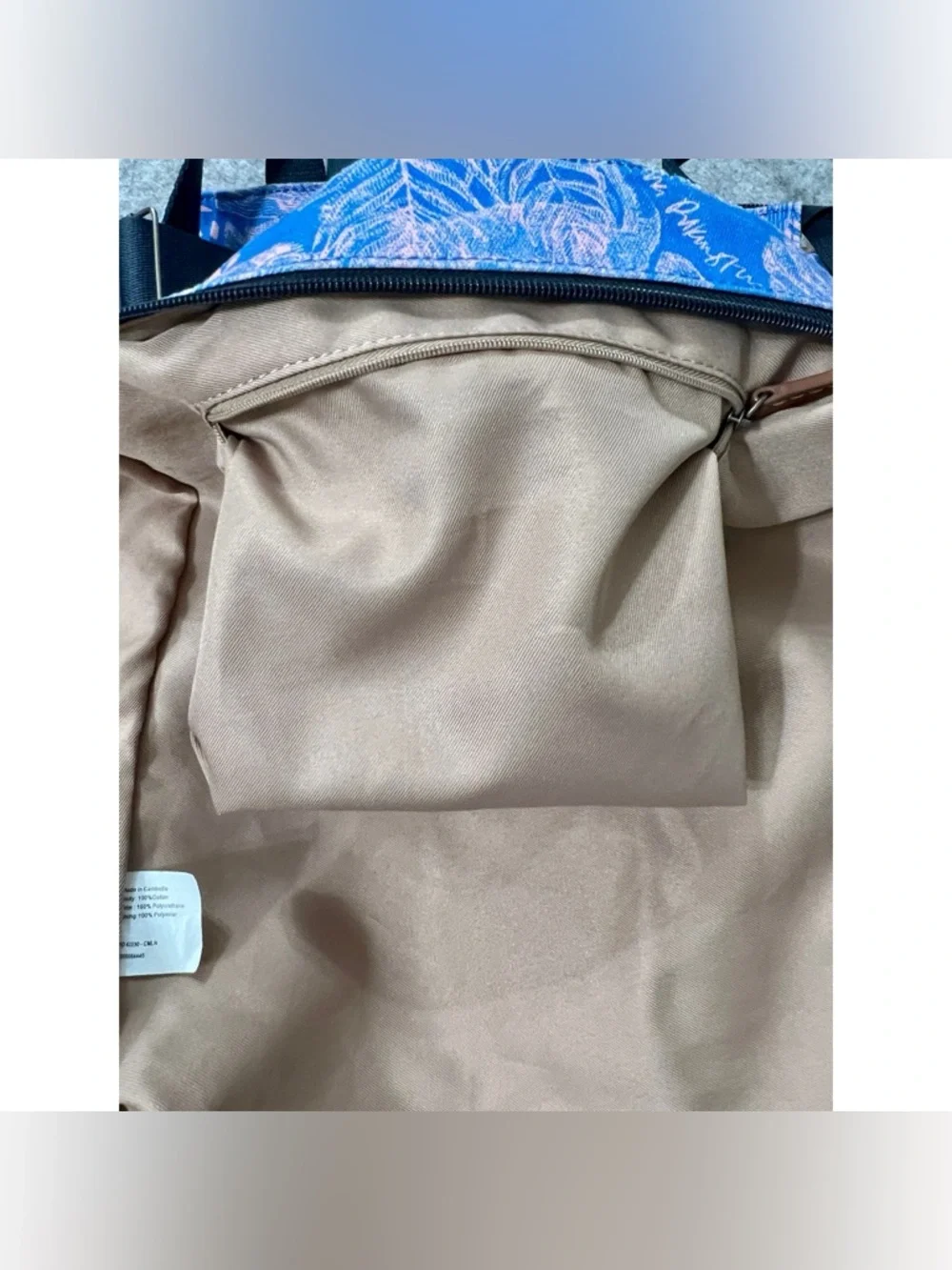 The Sak Lanie canvas cotton market tote crossbody in bubblegum wildlife EUC